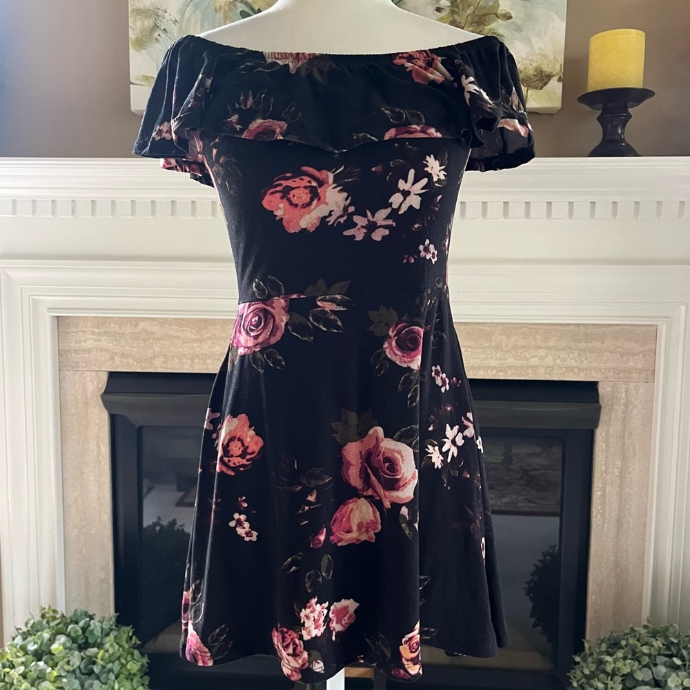 Hot Kiss Women’s Off-Shoulder Floral Dress